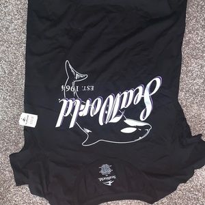 XL women’s sea world shirt